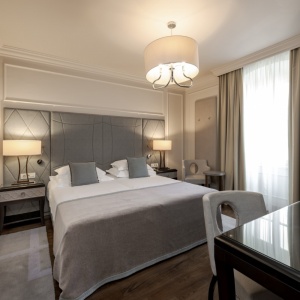 Rooms & Suites