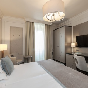 Rooms & Suites