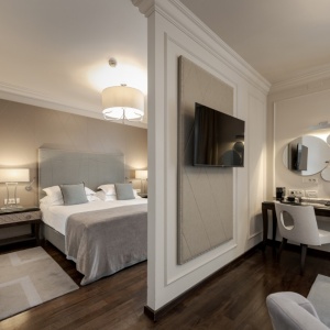 Rooms & Suites