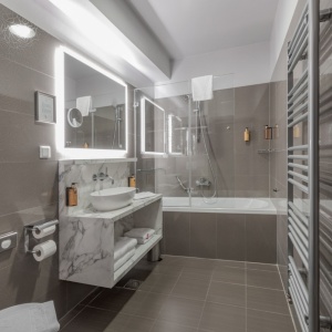 Rooms & Suites