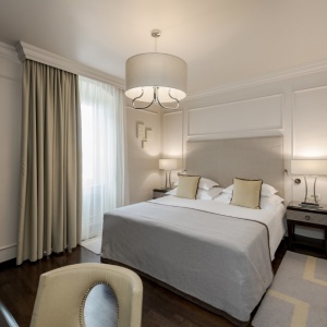 Rooms & Suites