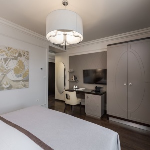 Rooms & Suites