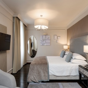Rooms & Suites
