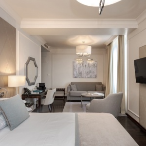 Rooms & Suites