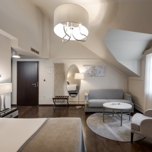 Rooms & Suites