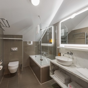 Rooms & Suites