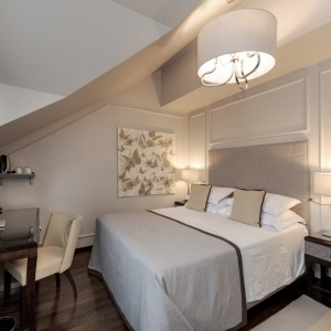 Rooms & Suites
