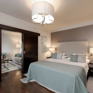 Rooms & Suites