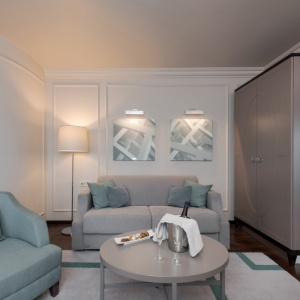 Rooms & Suites